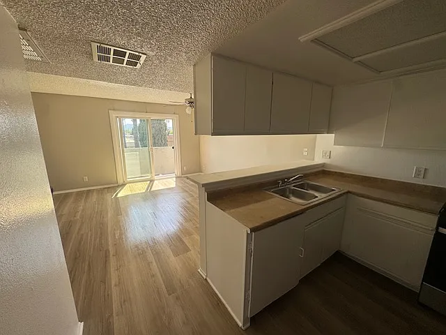 13750 Vanowen St #14 — Photo 13