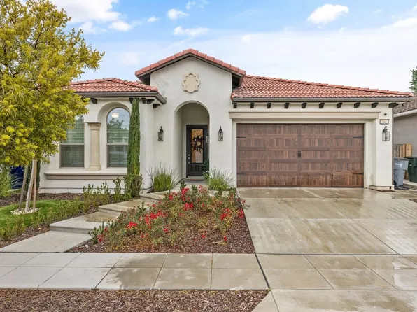 2861 N Douglas Ave, Fresno, CA 93727