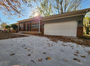 3318 E Berkeley St, Springfield, MO 65804