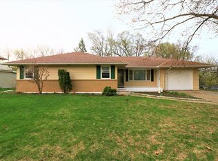 417 Sunrise Ln, Rockford, IL 61107