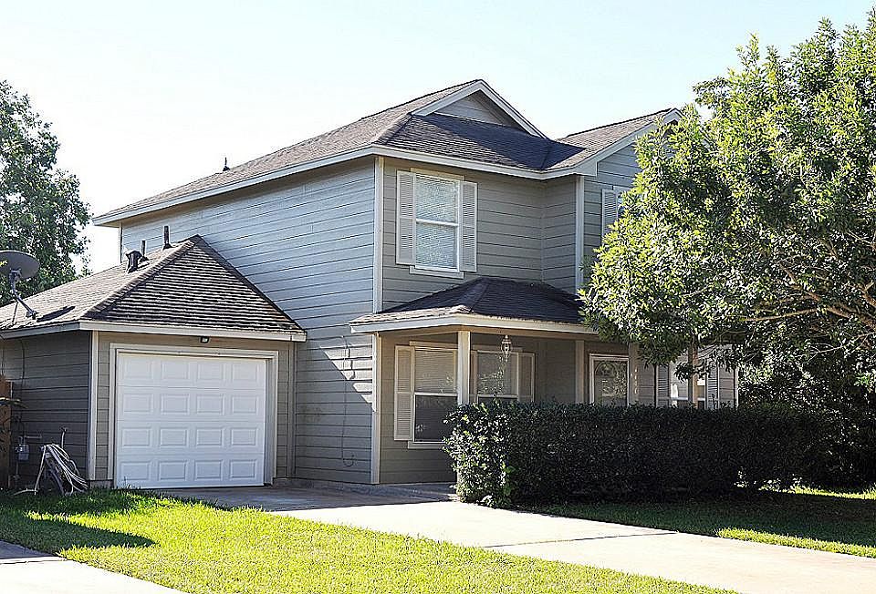 Great 2 story home located on a cul-de-sac