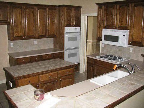 Kitchen with Center island