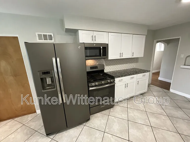 7911 W Main St — Photo 14