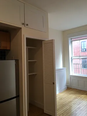 Rented by Waverly Realty Associates | media 23