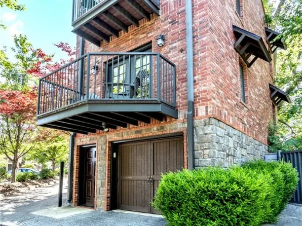 221 N Locust Ave APT 6, Fayetteville, AR 72701