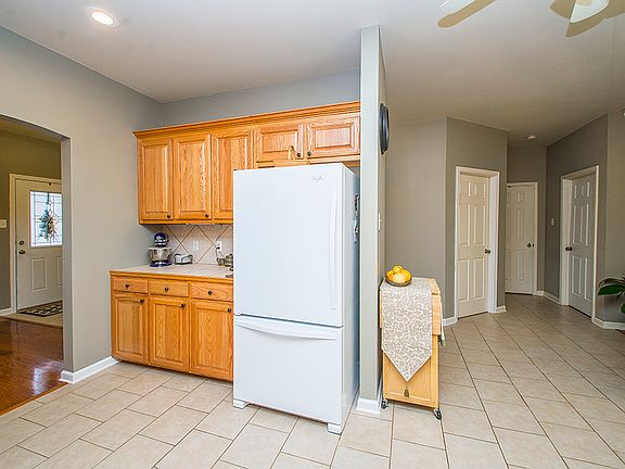 5th image of 43005 Sycamore Bend Ave