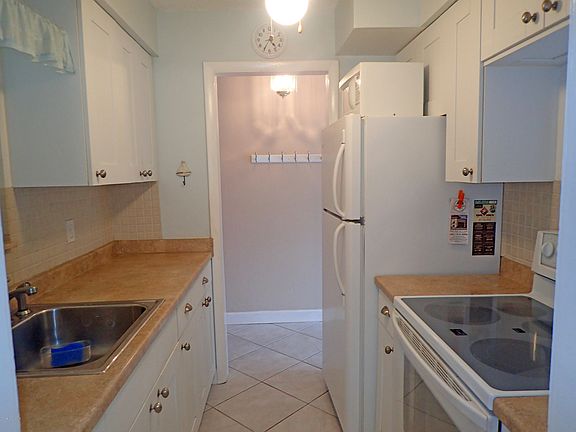 4th image of 350 Taylor Ave APT B18