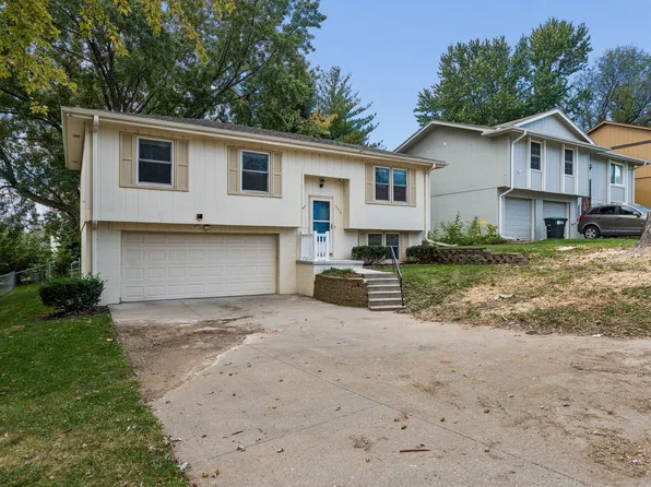15415 Douglas Cir, Omaha, NE 68154