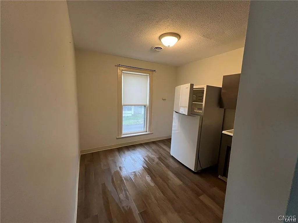 1 bed, 1.0 bath, 600 sqft, $950 — Photo 3