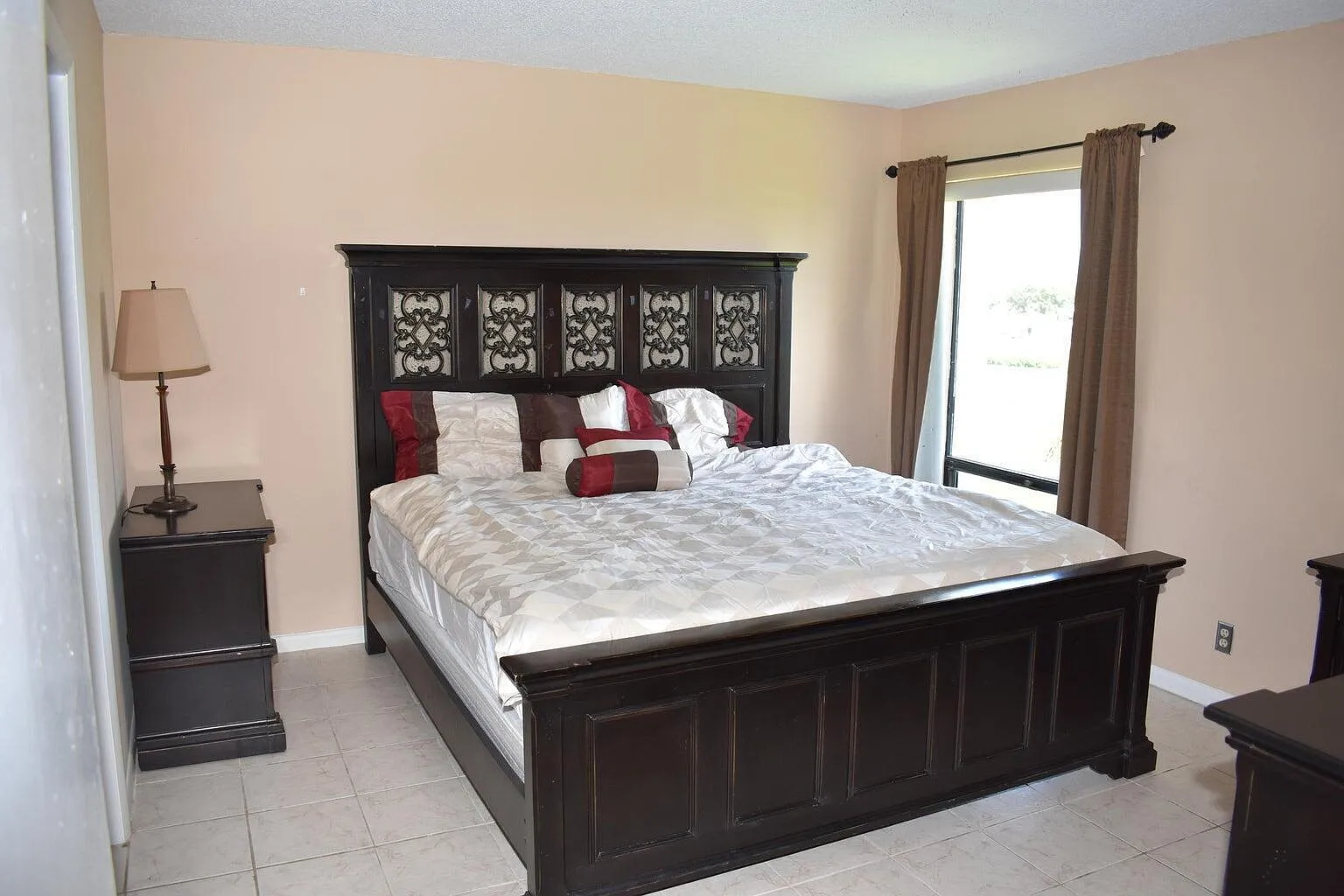 2 bed, 2.0 bath, 1042 sqft, $1,995 — Photo 4