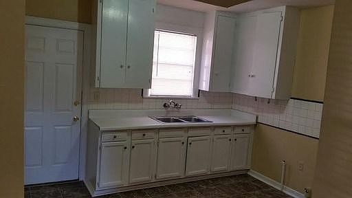 4th image of 4908 Silver St