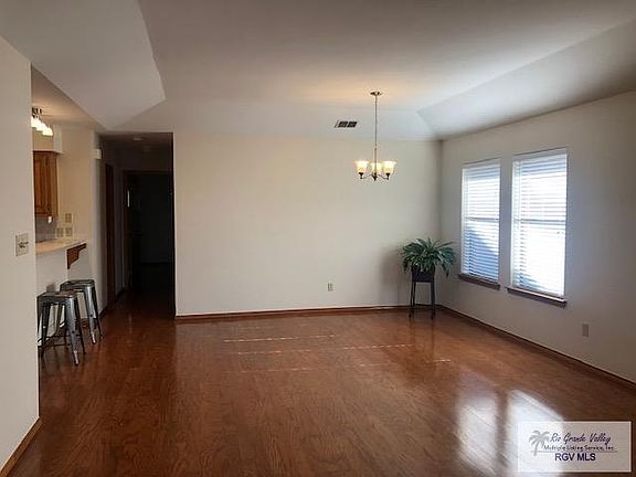 2nd image of 1000 Camelot Dr APT 6242