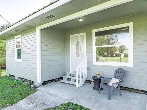 633 Courville St, Breaux Bridge, LA 70517