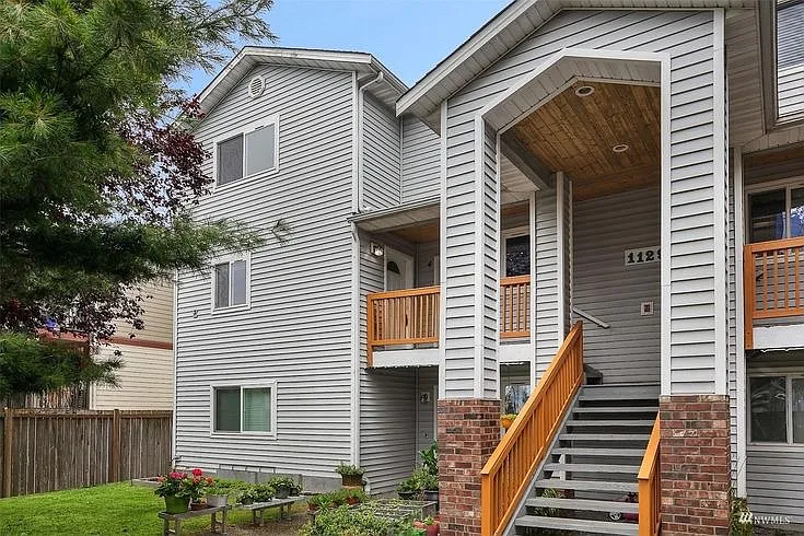 1129 W Casino Rd #3 — Photo 10