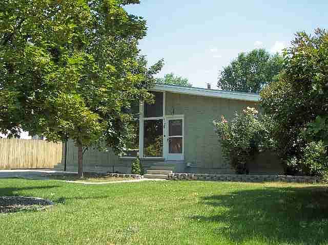 1st image of 512 Almond St