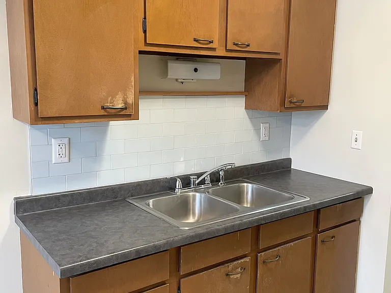 Como Lakes Apartments — Photo 20