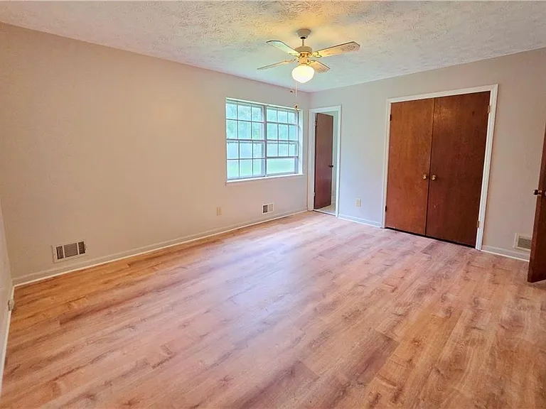 3533 Charlotte Dr — Photo 25