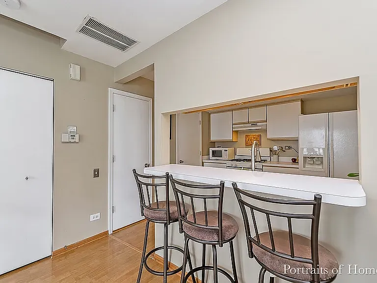 379 Gregory St — Photo 5