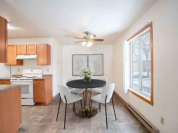 Fargo, ND Long Island Apartments | 2175B | Dining