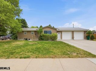 1805 Bluff View Dr, Gering, NE 69341