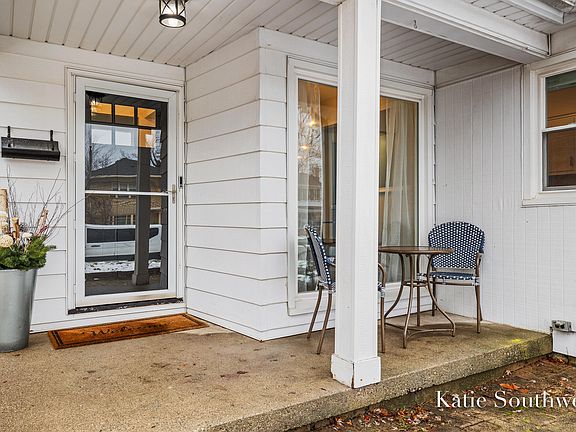 2nd image of 2610 Albert Dr SE