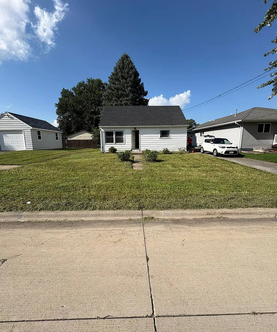 3 bed, 1020 sqft, $800 — Photo 2