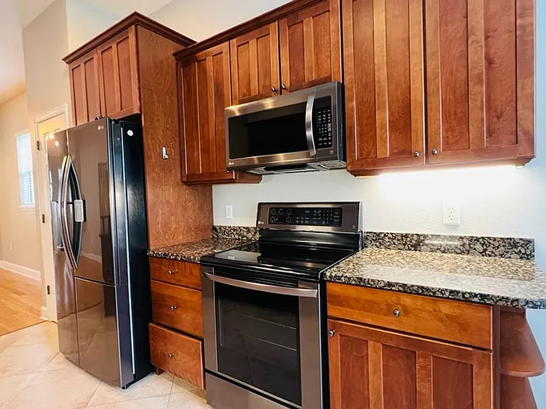 332 E Kaley St — Photo 6