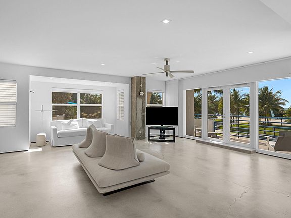 3rd image of 105 Front St APT 122