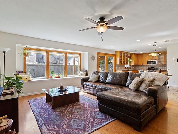 3rd image of 2605 Fentonridge Dr
