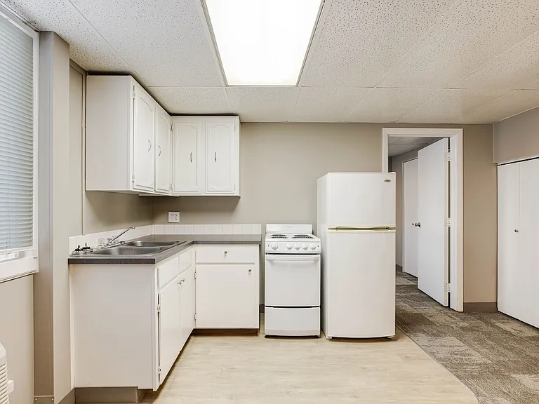 Frances Apts — Photo 28