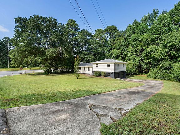 4th image of 5525 Oak Grove Dr