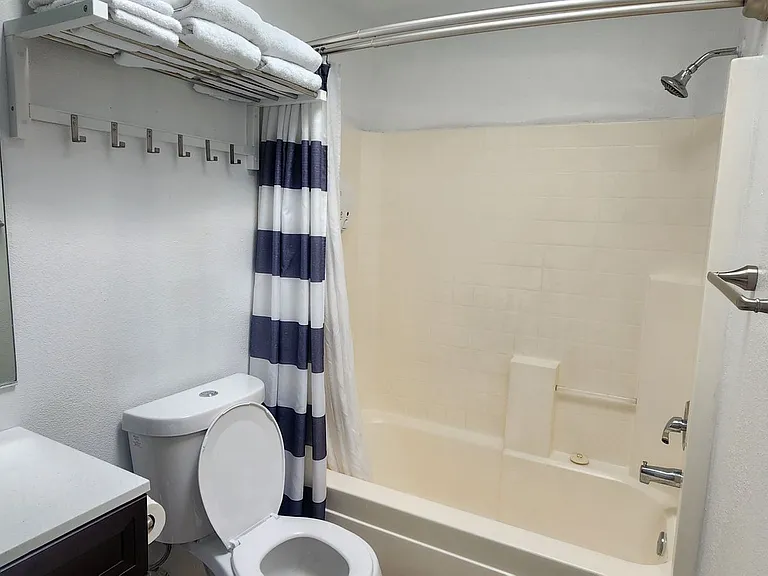4190 Hillside Ct — Photo 11