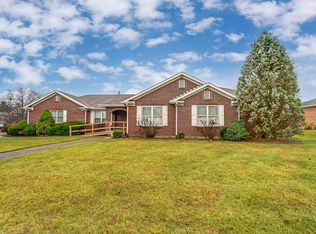 412 Cambridge Dr, Middletown, OH