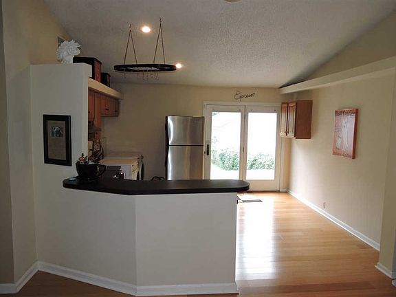 5th image of 500 Thornberry Dr