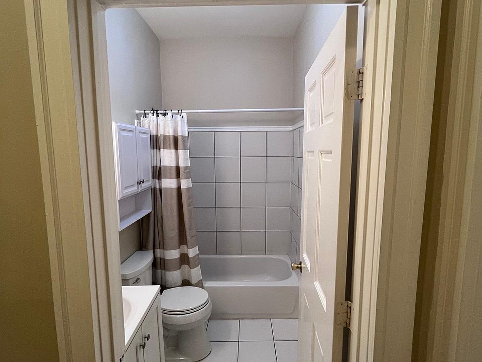 1st image of 4450 Oakland Ave #1A