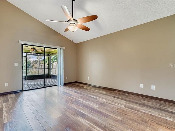 3rd image of 120 Lakeside Cir