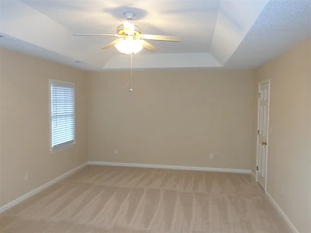 946 George Place Dr — Photo 8