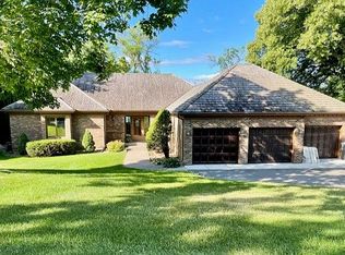 11815 Bass Lake Rd, Plymouth, MN 55442