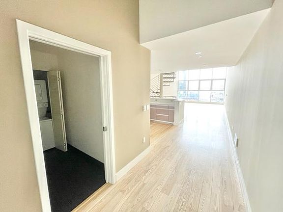 2nd image of 188 King St Penthouse 7