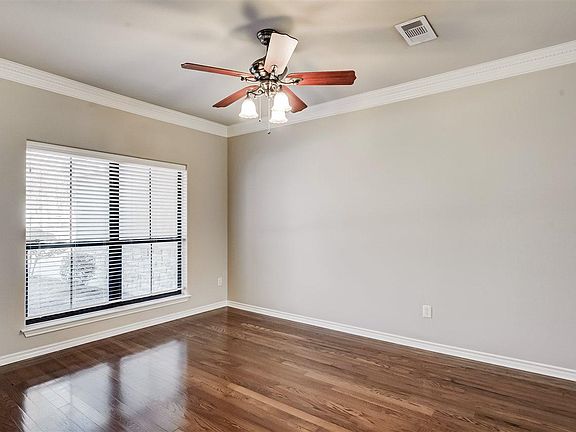 5th image of 3136 Hamilton Court Dr