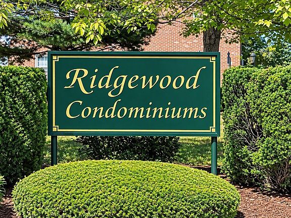 3rd image of 27 Ridgewood Ln APT 14