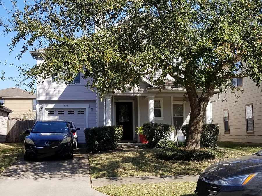 1st image of 423 Remington Creek Dr