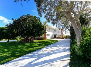 1641 Country Cove Cir, Malabar, FL 32950