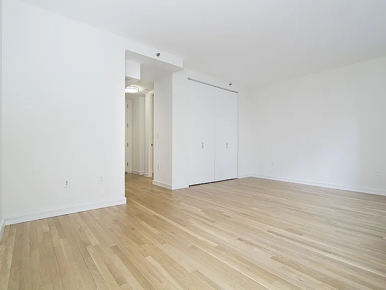 40 Gold St #9D — Photo 3