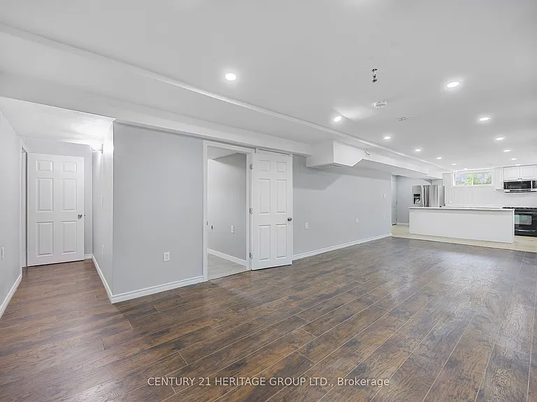 51 Burbank Cir #BASEMENT — Photo 22