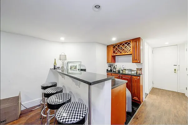 Rented by Compass | media 22