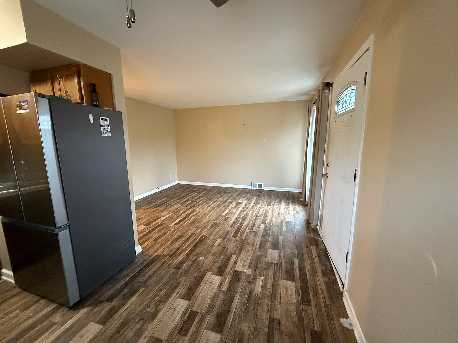 1839 Ackley Ave — Photo 3