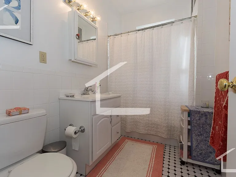 4 Park Vale Ave #12L — Photo 6