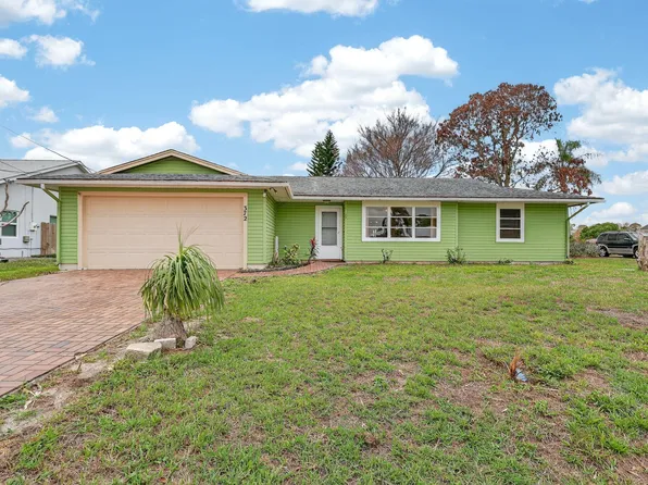 372 SW Carter Avenue, Port St Lucie, FL 34983
