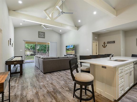 2nd image of 150 Scenic Dr
